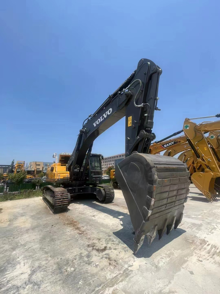 VOLVO Excavator - Kāpurķēžu ekskavators: foto 4 VOLVO Excavator - Kāpurķēžu ekskavators: foto 4