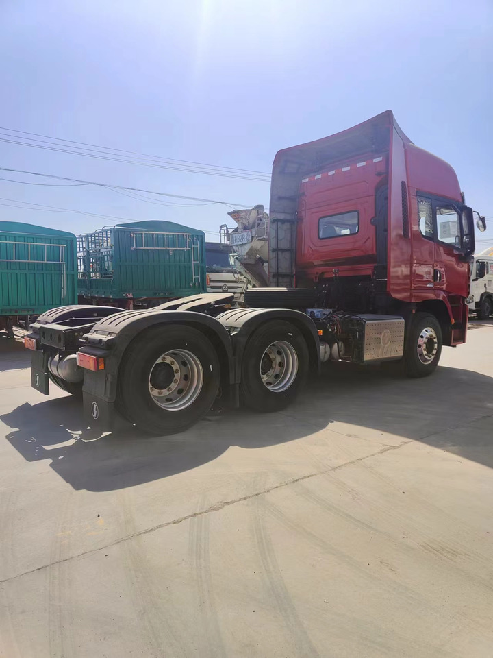 SINOTRUK Delong X5000 6X4 Automatic Tractor - Vilcējs: foto 5 SINOTRUK Delong X5000 6X4 Automatic Tractor - Vilcējs: foto 5