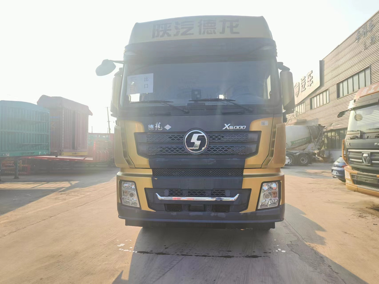 SINOTRUK X5000 6X4 Manual Tractor Unit - Vilcējs: foto 1 SINOTRUK X5000 6X4 Manual Tractor Unit - Vilcējs: foto 1