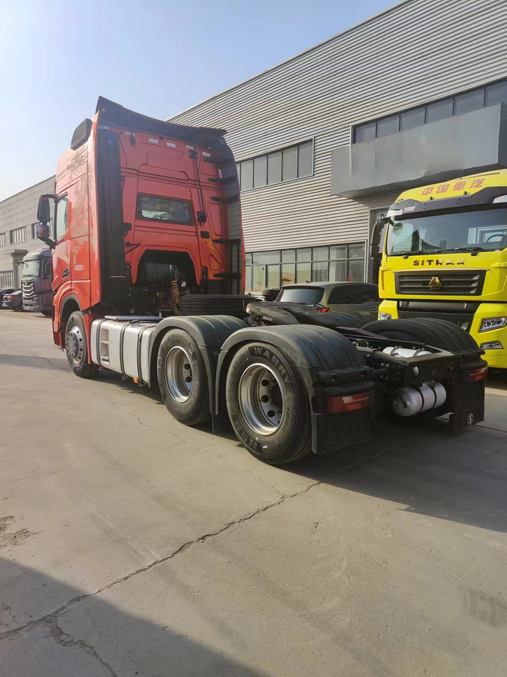 SINOTRUK X6000 6X4 Automatic Tractor Unit - Vilcējs: foto 3 SINOTRUK X6000 6X4 Automatic Tractor Unit - Vilcējs: foto 3
