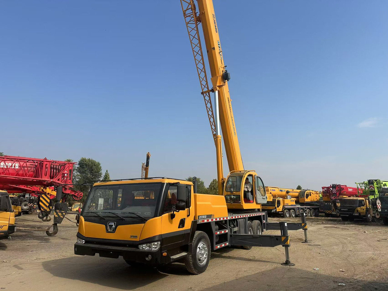 XCMG Crane QY25K5D Good Condition - Visurgājējs celtnis: foto 1 XCMG Crane QY25K5D Good Condition - Visurgājējs celtnis: foto 1