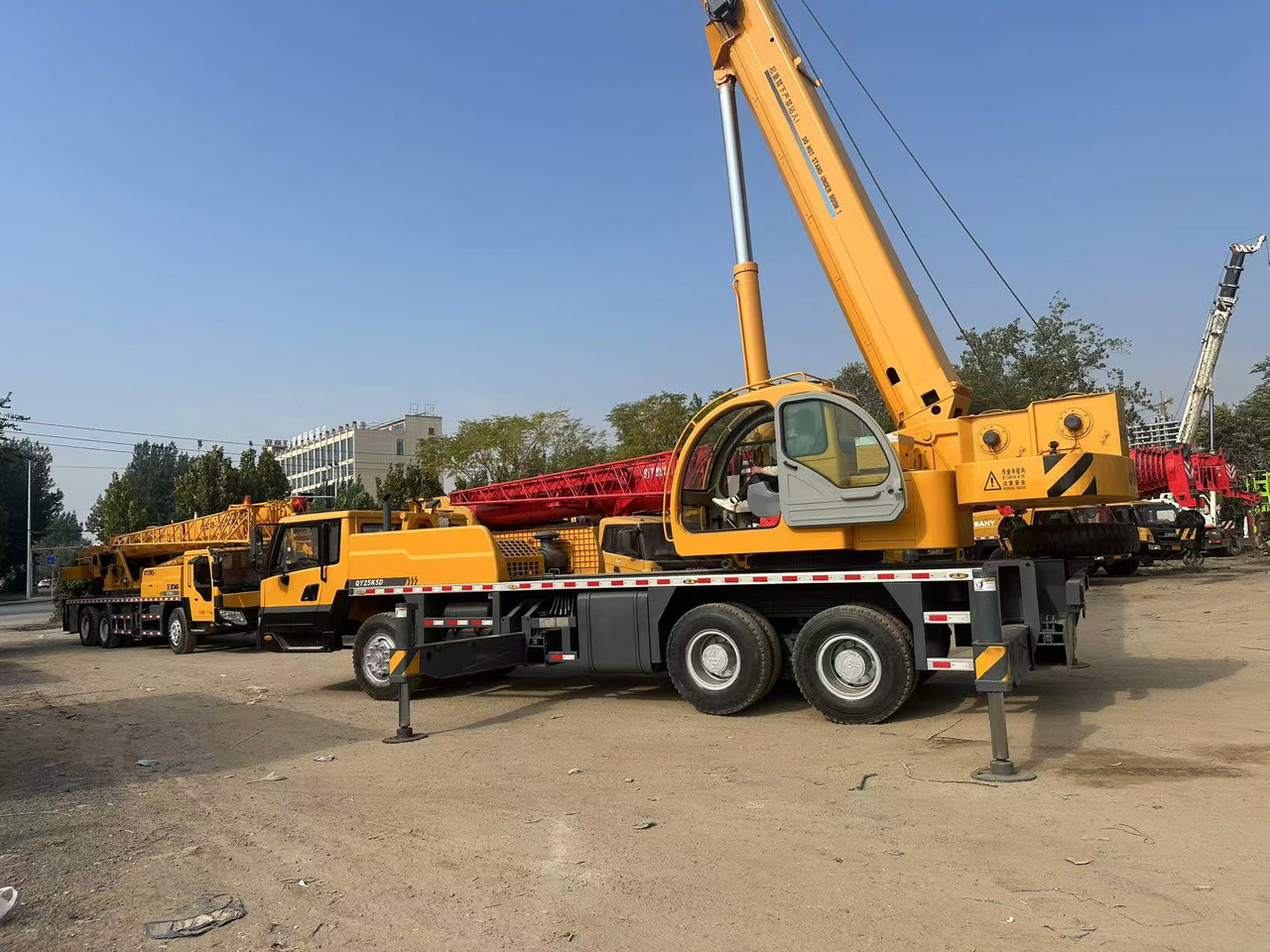 XCMG Crane QY25K5D Good Condition - Visurgājējs celtnis: foto 3 XCMG Crane QY25K5D Good Condition - Visurgājējs celtnis: foto 3