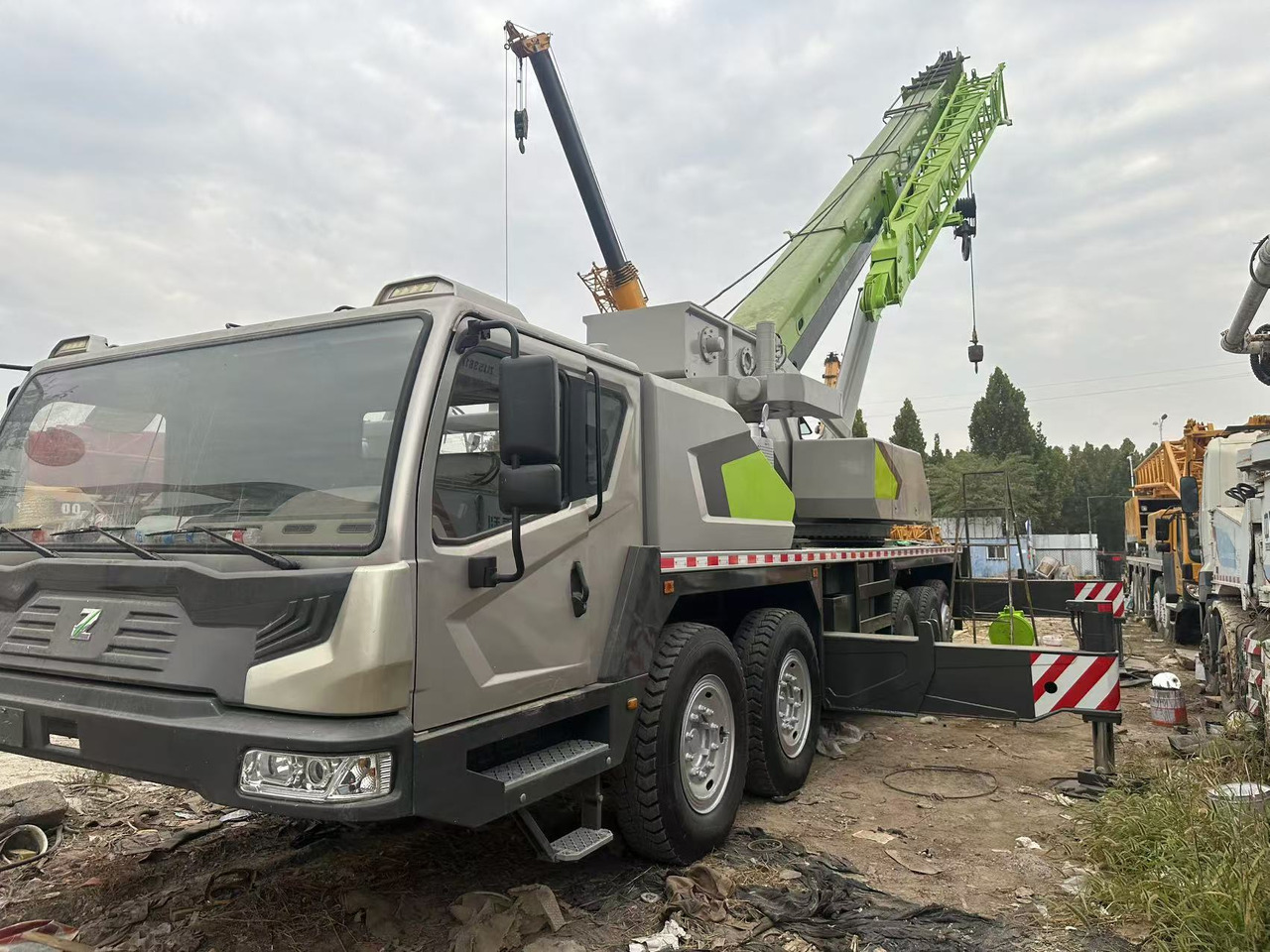 ZOOMLION Crane 50Ton - Visurgājējs celtnis: foto 1 ZOOMLION Crane 50Ton - Visurgājējs celtnis: foto 1