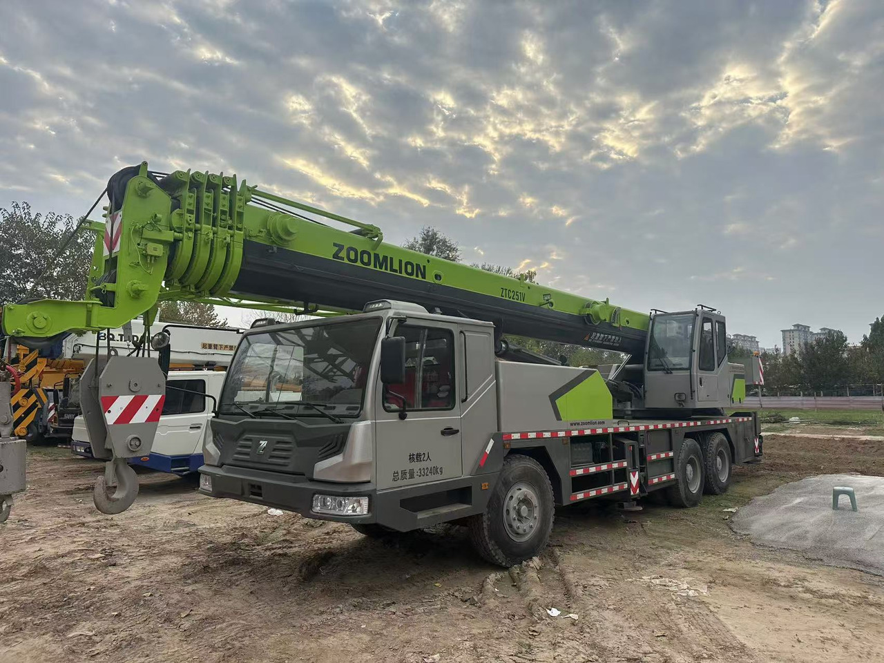 ZOOMLION Crane ZTC251V 25Ton - Visurgājējs celtnis: foto 2 ZOOMLION Crane ZTC251V 25Ton - Visurgājējs celtnis: foto 2