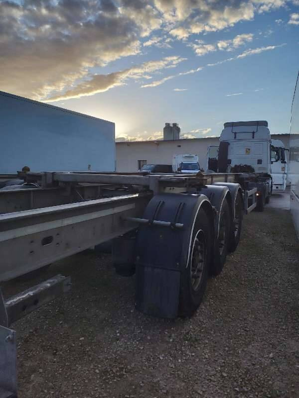 Semi-remorque 3 Essieux 38 TONNES CHARIOT COULISSANT - Puspiekabe noņemamā virsbūve/ Konteineru vedējs: foto 3 Semi-remorque 3 Essieux 38 TONNES CHARIOT COULISSANT - Puspiekabe noņemamā virsbūve/ Konteineru vedējs: foto 3