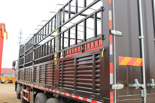 FAW FAW J6P Livestock Truck for Sale in Uganda - Kravas automašīna dzīvnieku pārvadāšanai: foto 4 FAW FAW J6P Livestock Truck for Sale in Uganda - Kravas automašīna dzīvnieku pārvadāšanai: foto 4
