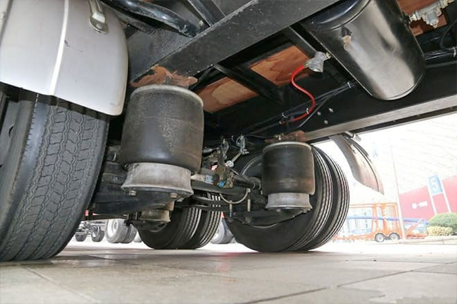 FAW Faw J6P Box Truck 4X2 for Sale in Sierra Leone - Kravas automašīna ar slēgto virsbūvi: foto 3 FAW Faw J6P Box Truck 4X2 for Sale in Sierra Leone - Kravas automašīna ar slēgto virsbūvi: foto 3