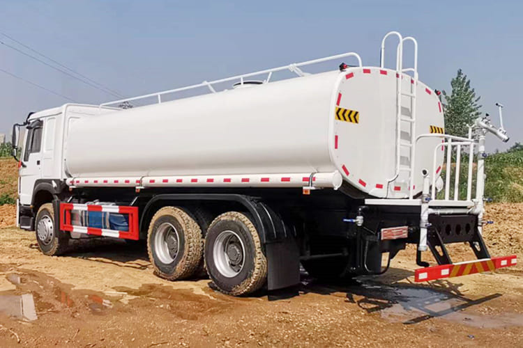 Howo Water Tanker Truck for Sale in Guyana - Autocisterna: foto 3 Howo Water Tanker Truck for Sale in Guyana - Autocisterna: foto 3
