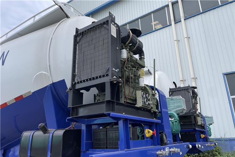 TITAN 4 Axle 60 Ton Bulker Cement Tanker Trailer for Sale In United Arab Emirates - Puspiekabe: foto 3 TITAN 4 Axle 60 Ton Bulker Cement Tanker Trailer for Sale In United Arab Emirates - Puspiekabe: foto 3