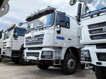 SHACMAN Shacman Tractor Truck for Sale in Malawi - Kravas automašīna pašizgāzējs: foto 3 SHACMAN Shacman Tractor Truck for Sale in Malawi - Kravas automašīna pašizgāzējs: foto 3