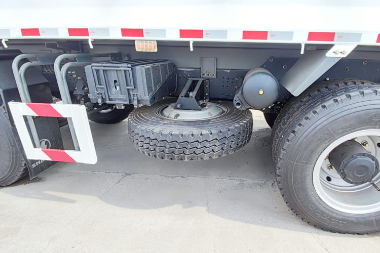 SHACMAN Shacman X3000 Dump Truck for Sale in Saudi Arabia - Kravas automašīna pašizgāzējs: foto 5 SHACMAN Shacman X3000 Dump Truck for Sale in Saudi Arabia - Kravas automašīna pašizgāzējs: foto 5