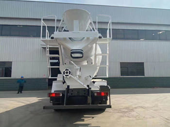 SINOTRUK Cement Mixer Truck for Sale in Zambia - Betonvedējs: foto 4 SINOTRUK Cement Mixer Truck for Sale in Zambia - Betonvedējs: foto 4
