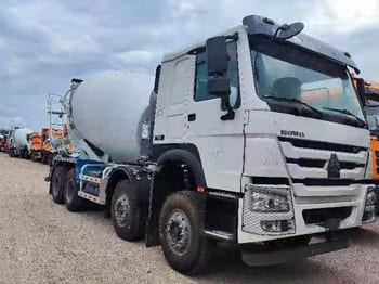 SINOTRUK Concrete Truck for Sale in Mali - Betonvedējs: foto 1 SINOTRUK Concrete Truck for Sale in Mali - Betonvedējs: foto 1