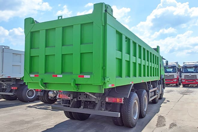 SINOTRUK Sinotruk Howo 8x4 Dump Truck for Sale Near Me in Ghana - Kravas automašīna pašizgāzējs: foto 2 SINOTRUK Sinotruk Howo 8x4 Dump Truck for Sale Near Me in Ghana - Kravas automašīna pašizgāzējs: foto 2