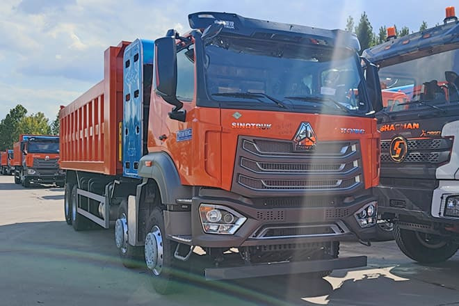 SINOTRUK Sinotruk Howo 8x4 Tipper Trucks for Sale in Ghana - Kravas automašīna pašizgāzējs: foto 3 SINOTRUK Sinotruk Howo 8x4 Tipper Trucks for Sale in Ghana - Kravas automašīna pašizgāzējs: foto 3