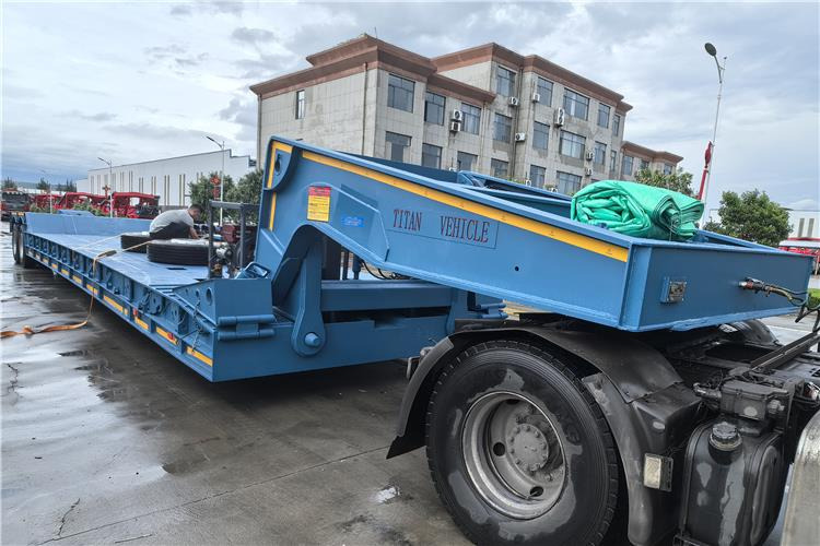 TITAN 2 Axle 80 Ton Detachable Gooseneck Trailer for Sale In Nigeria - Puspiekabe zema profila platforma: foto 3 TITAN 2 Axle 80 Ton Detachable Gooseneck Trailer for Sale In Nigeria - Puspiekabe zema profila platforma: foto 3