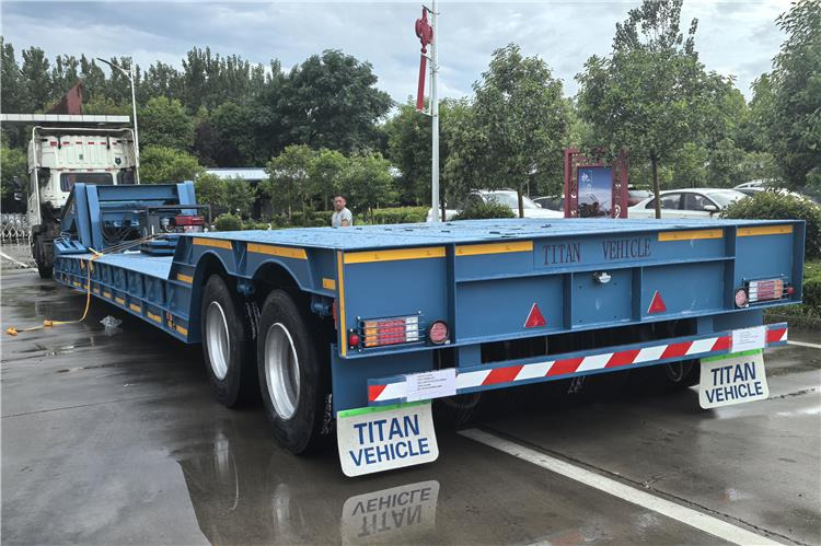 TITAN 2 Axle 80 Ton Detachable Gooseneck Trailer for Sale In Nigeria - Puspiekabe zema profila platforma: foto 2 TITAN 2 Axle 80 Ton Detachable Gooseneck Trailer for Sale In Nigeria - Puspiekabe zema profila platforma: foto 2