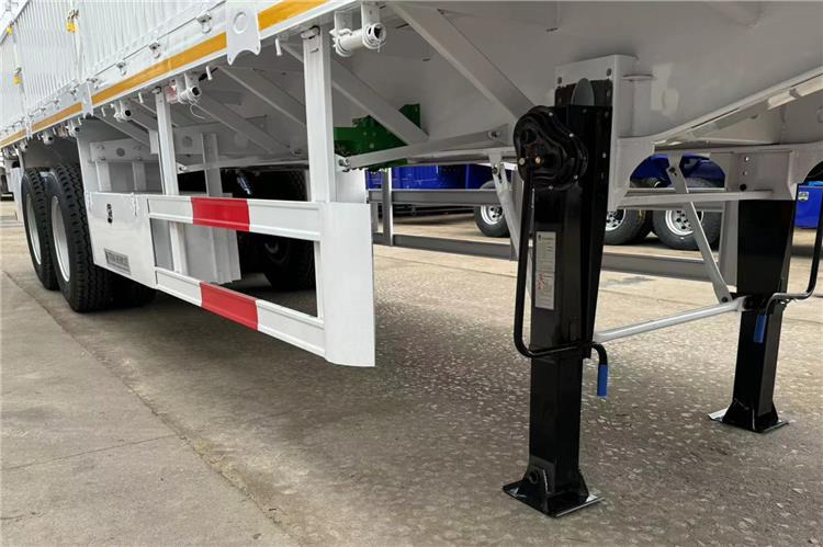 TITAN 2 Axle Fence Semi Trailer with Bogie Suspension for Sale In Nigeria - Puspiekabe dzīvnieku pārvadāšanai: foto 2 TITAN 2 Axle Fence Semi Trailer with Bogie Suspension for Sale In Nigeria - Puspiekabe dzīvnieku pārvadāšanai: foto 2