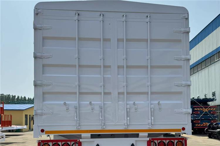TITAN 2 Axle Fence Semi Trailer with Bogie Suspension for Sale In Nigeria - Puspiekabe dzīvnieku pārvadāšanai: foto 4 TITAN 2 Axle Fence Semi Trailer with Bogie Suspension for Sale In Nigeria - Puspiekabe dzīvnieku pārvadāšanai: foto 4