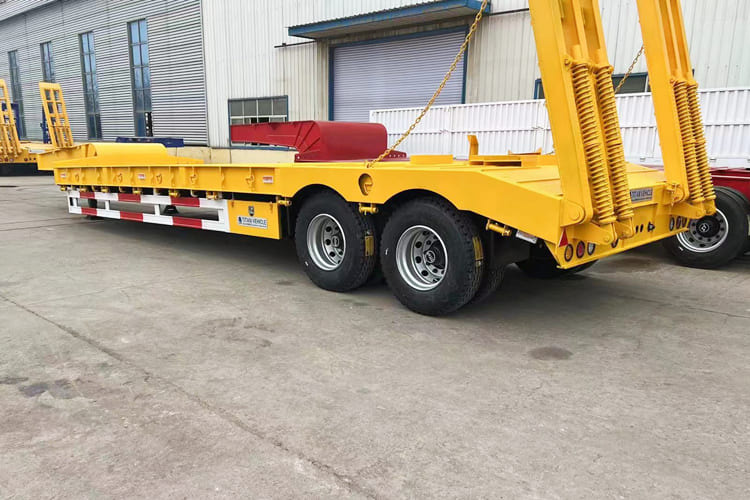 TITAN 2 Axle Low Bed Trailer for Sale in Guyana - Puspiekabe zema profila platforma: foto 4 TITAN 2 Axle Low Bed Trailer for Sale in Guyana - Puspiekabe zema profila platforma: foto 4