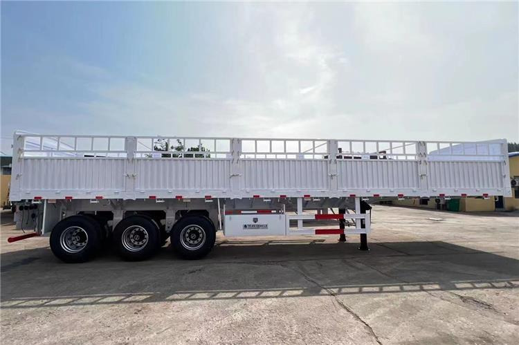TITAN Tri Axle 60 Ton Fence Cargo Semi Trailer for Sale In Guinea - Puspiekabe dzīvnieku pārvadāšanai: foto 4 TITAN Tri Axle 60 Ton Fence Cargo Semi Trailer for Sale In Guinea - Puspiekabe dzīvnieku pārvadāšanai: foto 4