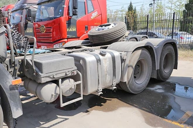 FAW Faw J6P 380HP Truck for Sale in Mali - Vilcējs: foto 3 FAW Faw J6P 380HP Truck for Sale in Mali - Vilcējs: foto 3
