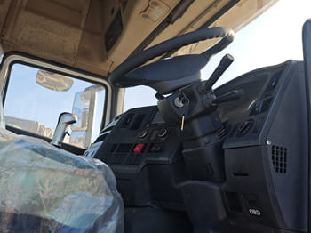 SHACMAN Shacman Truck Tractor Head  for Sale in Zambia - Vilcējs: foto 4 SHACMAN Shacman Truck Tractor Head  for Sale in Zambia - Vilcējs: foto 4