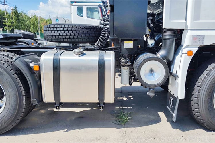 SHACMAN Shacman X3000 Truck Tractor Price for Sale in Jamaica - Vilcējs: foto 5 SHACMAN Shacman X3000 Truck Tractor Price for Sale in Jamaica - Vilcējs: foto 5