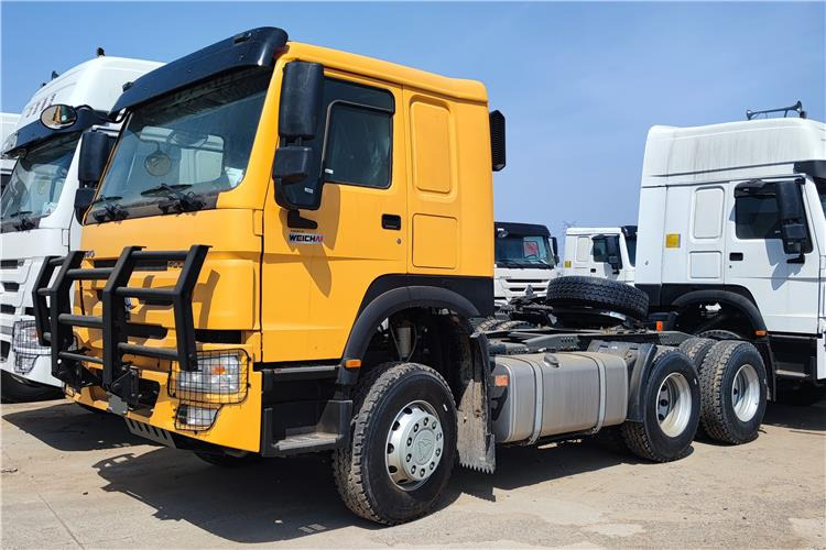 SINOTRUK CNHTC Howo Truck Tractor 400 HP 10 Wheeler for Sale In Malawi - Vilcējs: foto 1 SINOTRUK CNHTC Howo Truck Tractor 400 HP 10 Wheeler for Sale In Malawi - Vilcējs: foto 1