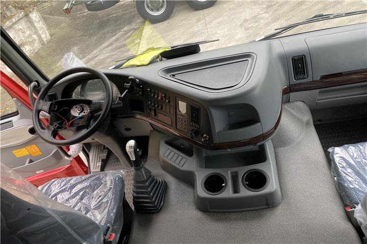 SINOTRUK Howo 371hp Truck Head for Sale In Tanzania - Vilcējs: foto 3 SINOTRUK Howo 371hp Truck Head for Sale In Tanzania - Vilcējs: foto 3