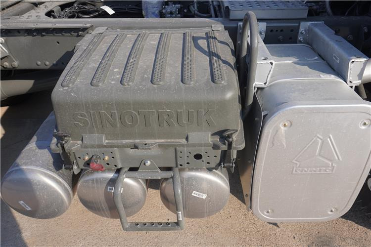 SINOTRUK Howo 430 Truck Head for Sale In Zambia - Vilcējs: foto 5 SINOTRUK Howo 430 Truck Head for Sale In Zambia - Vilcējs: foto 5