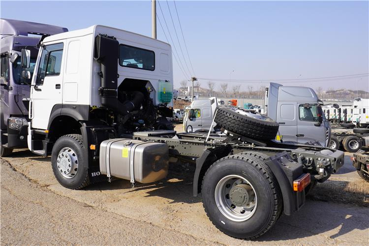 SINOTRUK Howo 430 Truck Head for Sale In Zambia - Vilcējs: foto 2 SINOTRUK Howo 430 Truck Head for Sale In Zambia - Vilcējs: foto 2