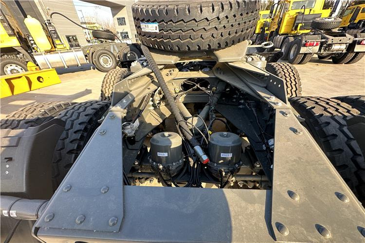 SINOTRUK Howo New Model 371 HP Truck Head for Sale In Zambia - Vilcējs: foto 5 SINOTRUK Howo New Model 371 HP Truck Head for Sale In Zambia - Vilcējs: foto 5