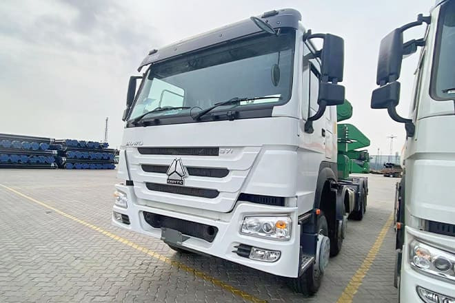 XCMG 20Ft Container Side Loader Truck for Sale in Tanzania - Konteineru vedējs/ Kravas automašīna ar noņemamā virsbūve: foto 4 XCMG 20Ft Container Side Loader Truck for Sale in Tanzania - Konteineru vedējs/ Kravas automašīna ar noņemamā virsbūve: foto 4