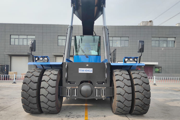 XCMG Reach Stacker Container Handler for sale in Malawi - Konteineru iekrāvējs: foto 4 XCMG Reach Stacker Container Handler for sale in Malawi - Konteineru iekrāvējs: foto 4