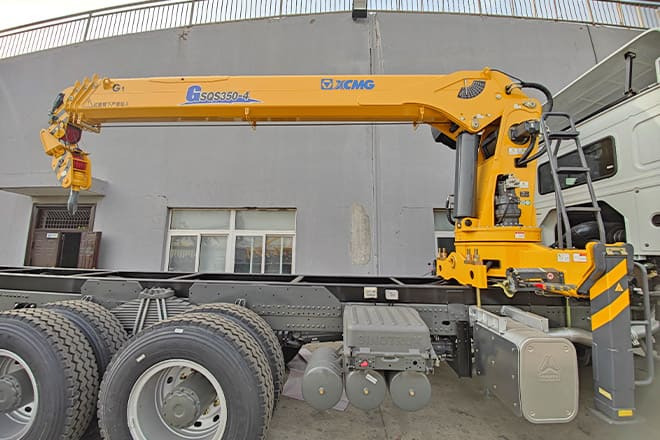 XCMG Truck Mounted Crane with Hydraulic Boom Capacity for Sale in Kenya - Kravas auto ar manipulatoru: foto 3 XCMG Truck Mounted Crane with Hydraulic Boom Capacity for Sale in Kenya - Kravas auto ar manipulatoru: foto 3