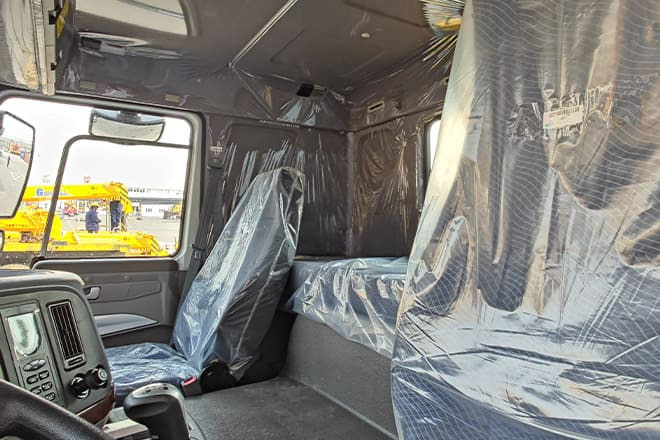 XCMG Truck Mounted Crane with Hydraulic Boom Capacity for Sale in Kenya - Kravas auto ar manipulatoru: foto 5 XCMG Truck Mounted Crane with Hydraulic Boom Capacity for Sale in Kenya - Kravas auto ar manipulatoru: foto 5