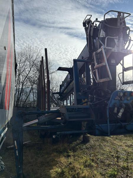 Diebolt grue avec grappin rotatif - Kokvedēja puspiekabe: foto 2 Diebolt grue avec grappin rotatif - Kokvedēja puspiekabe: foto 2
