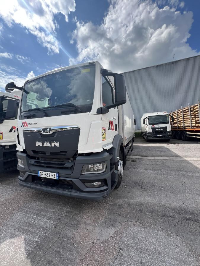 MAN TGS 18.360 - Kravas automašīna ar slēgto virsbūvi: foto 2 MAN TGS 18.360 - Kravas automašīna ar slēgto virsbūvi: foto 2