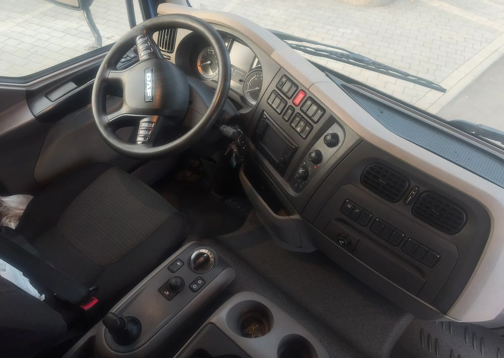 DAF LF 18.320 Kontener 20 palet - Kravas automašīna ar slēgto virsbūvi: foto 4 DAF LF 18.320 Kontener 20 palet - Kravas automašīna ar slēgto virsbūvi: foto 4