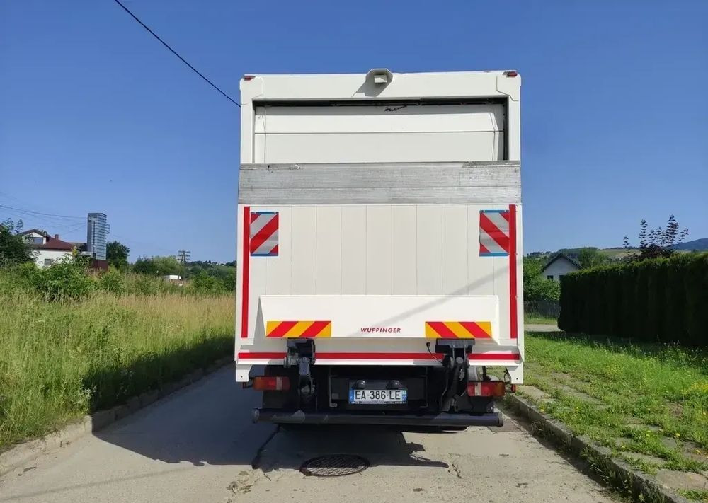 MAN TGM 15.290 kontener , winda - Kravas automašīna ar slēgto virsbūvi: foto 4 MAN TGM 15.290 kontener , winda - Kravas automašīna ar slēgto virsbūvi: foto 4