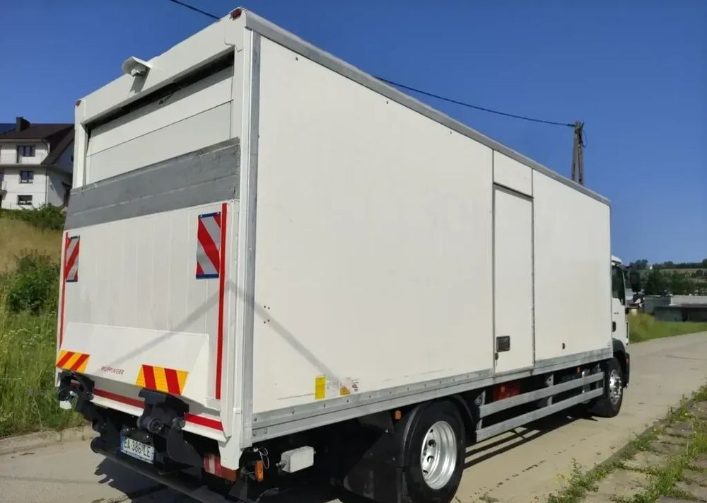 MAN TGM 15.290 kontener , winda - Kravas automašīna ar slēgto virsbūvi: foto 5 MAN TGM 15.290 kontener , winda - Kravas automašīna ar slēgto virsbūvi: foto 5