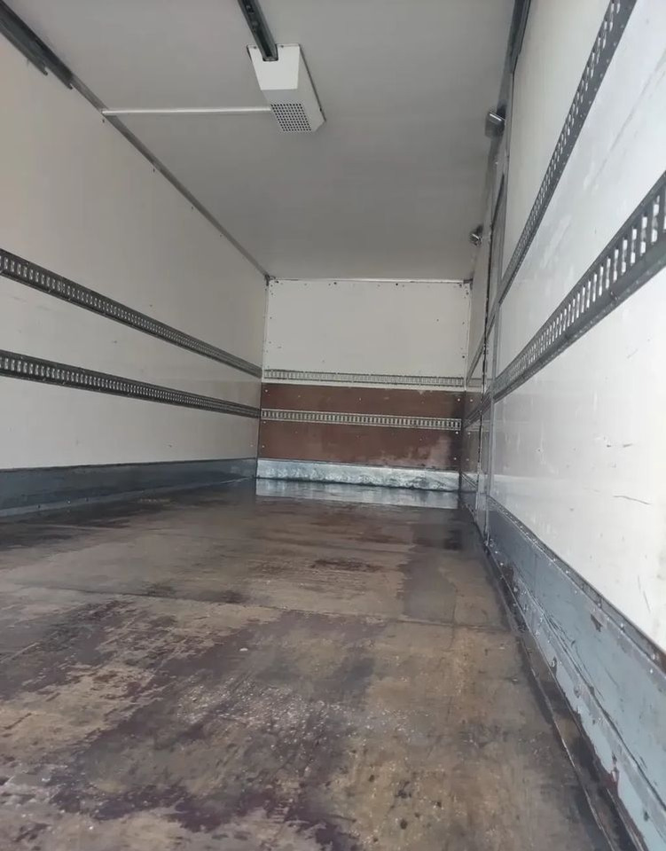 MAN TGM 18.290 kontener , winda - Kravas automašīna ar slēgto virsbūvi: foto 5 MAN TGM 18.290 kontener , winda - Kravas automašīna ar slēgto virsbūvi: foto 5