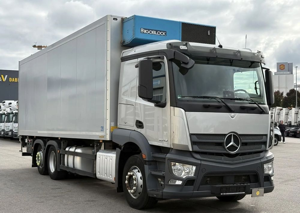 Mercedes-Benz Actros 2543 6x2 chłodnia izoterma 18 palet oś skrętna - Kravas automašīna refrižerators: foto 3 Mercedes-Benz Actros 2543 6x2 chłodnia izoterma 18 palet oś skrętna - Kravas automašīna refrižerators: foto 3