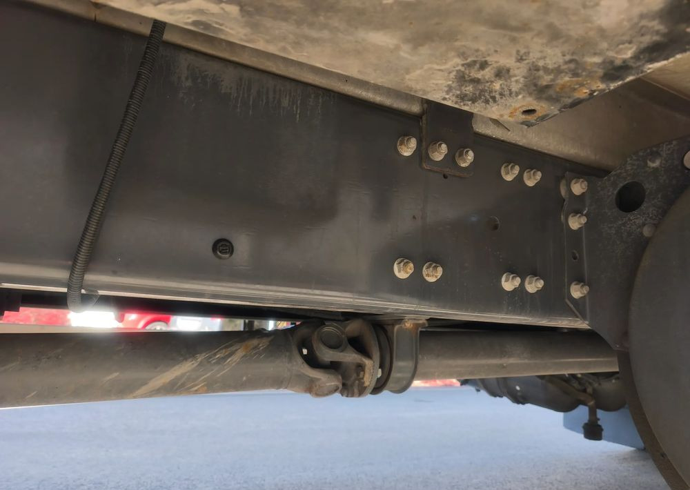 Renault GAMA D 18.320  chłodnia izoterma 19 palet - Kravas automašīna refrižerators: foto 4 Renault GAMA D 18.320  chłodnia izoterma 19 palet - Kravas automašīna refrižerators: foto 4