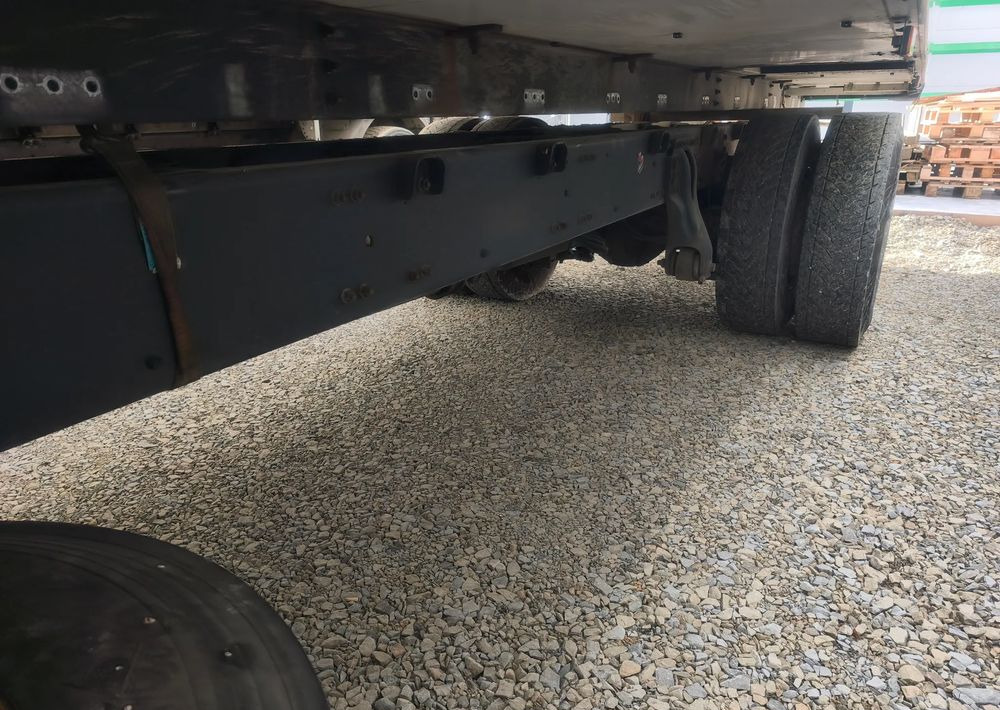 Renault Gama D 18.280  rama do zabudowy poduszka - Šasija kravas automašīna: foto 5 Renault Gama D 18.280  rama do zabudowy poduszka - Šasija kravas automašīna: foto 5