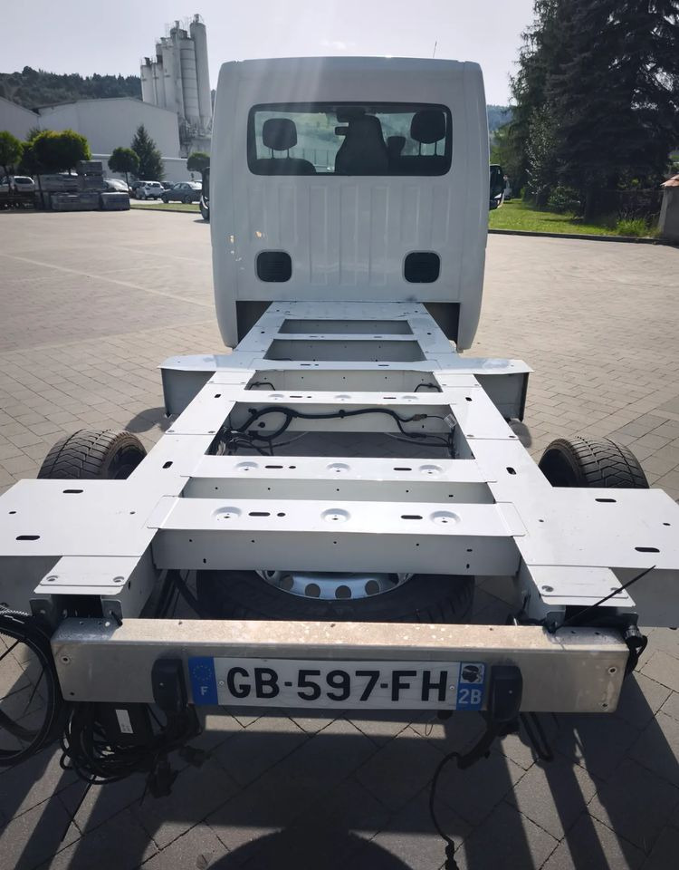 Renault MASTER 2,3 rama do zabudowy po obsłudze gotowy do jazdy - Šasija kravas automašīna: foto 5 Renault MASTER 2,3 rama do zabudowy po obsłudze gotowy do jazdy - Šasija kravas automašīna: foto 5