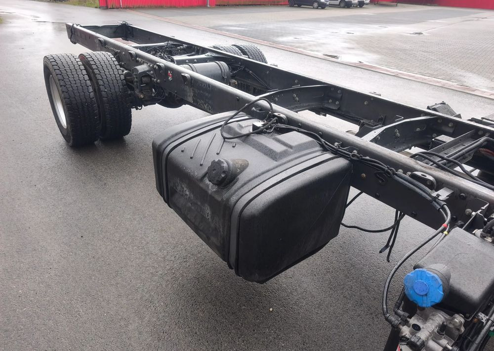 Renault Midlum 220.14 220.16 rama do zabudowy poduszka - Šasija kravas automašīna: foto 5 Renault Midlum 220.14 220.16 rama do zabudowy poduszka - Šasija kravas automašīna: foto 5