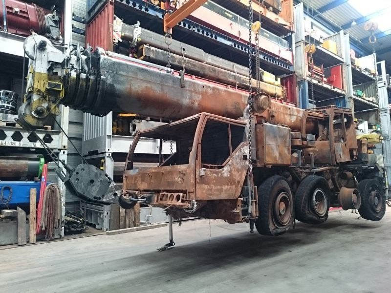 Liebherr LTM 1060-2 for parts - Autoceltnis: foto 2 Liebherr LTM 1060-2 for parts - Autoceltnis: foto 2