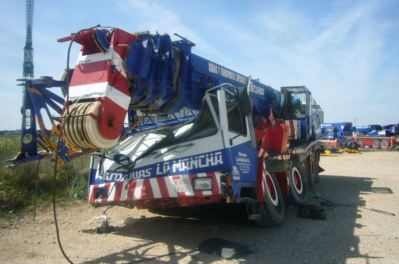 Liebherr LTM 1090 for parts - Autoceltnis: foto 1 Liebherr LTM 1090 for parts - Autoceltnis: foto 1